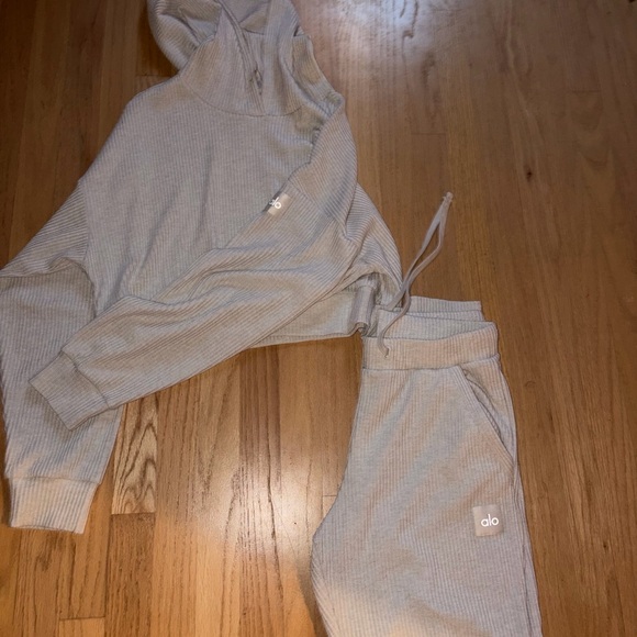 Alo Muse Set Size M - Picture 2 of 8